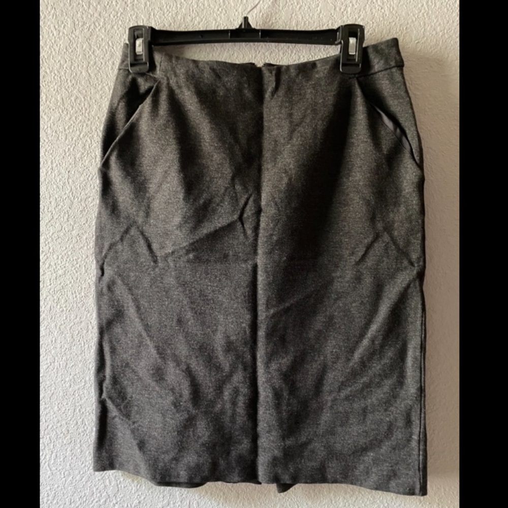gray pencil skirt size 6 slit in the back